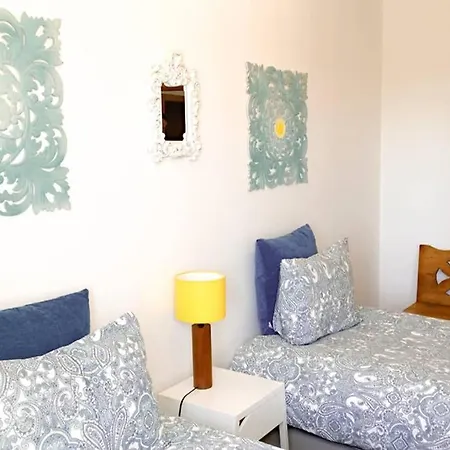 Charming Townhouse * Óbidos