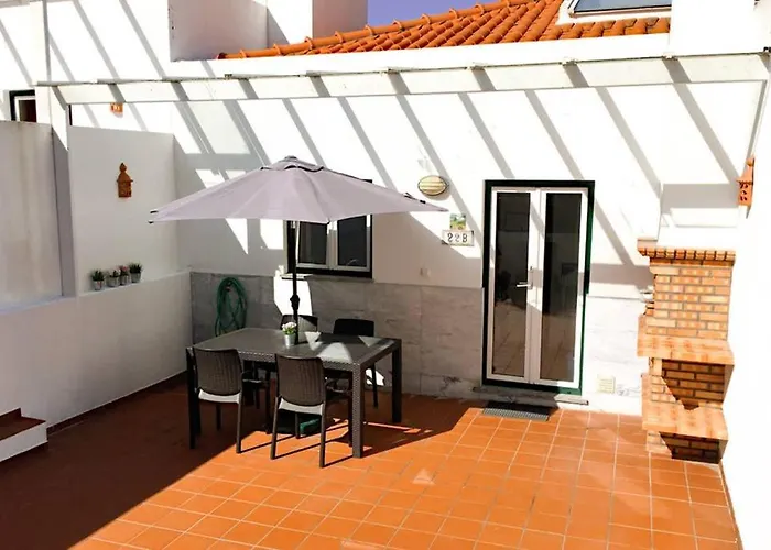 Charming Townhouse * Óbidos